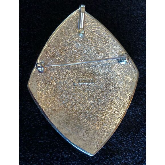 SARAH COVENTRY - Vintage (1961) Signed Silvertone “Silvery Nile” Pendant/Brooch - Picture 8 of 11